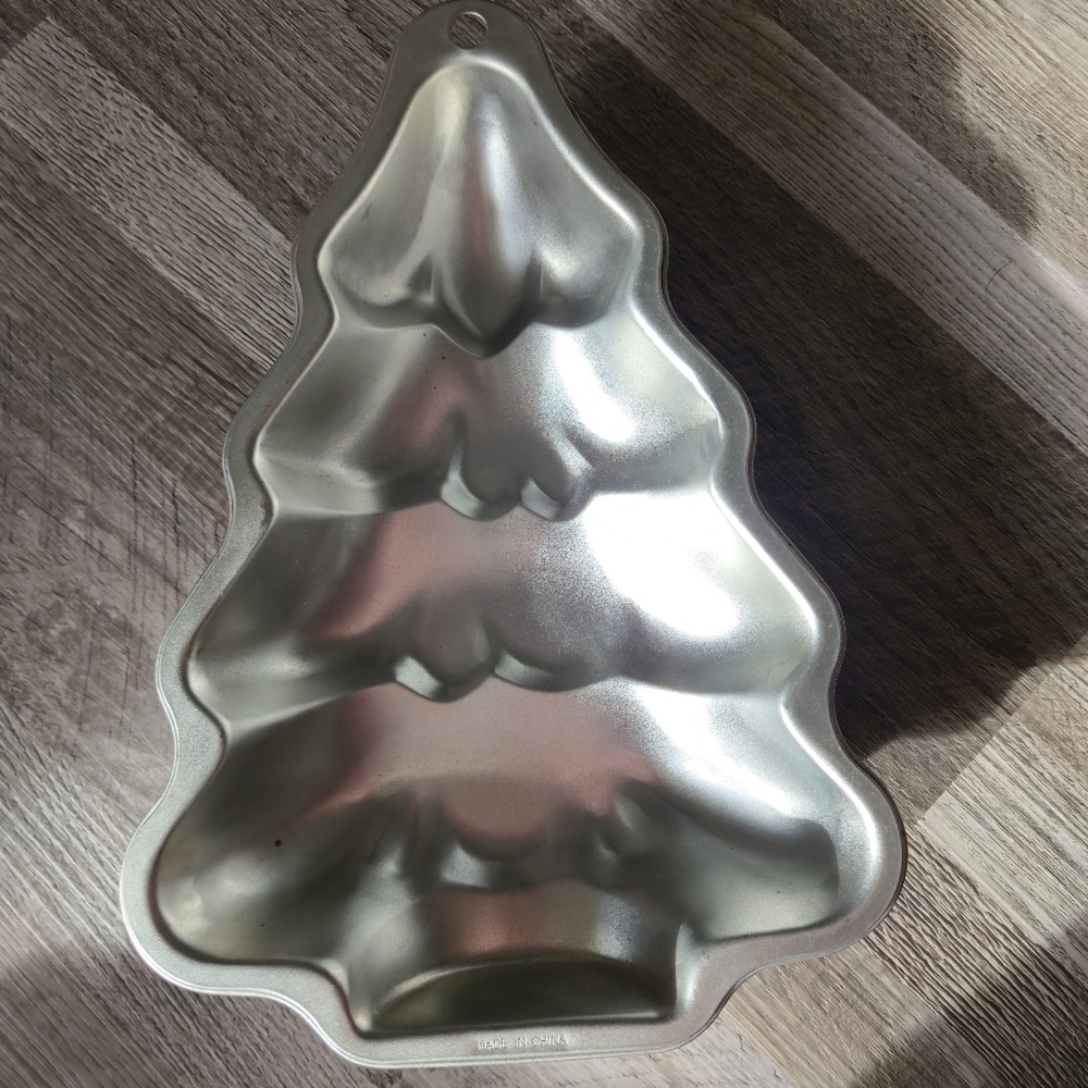 Silver Aluminum Christmas Tree Cake Pan Vintage Kitschy Holiday Mold